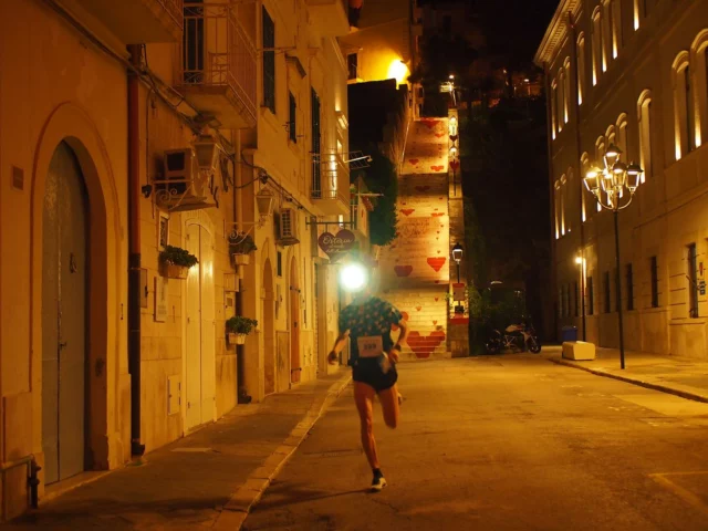 Qualche scatto di Vieste notturna e della Foresta Umbra, le due location protagoniste della 5 Days Gargano. 

Il tour prosegue questo pomeriggio con alcune attività extra-sportive: degustazione di oli d’oliva del territorio, presso l’azienda agricola “Oli della Valle”. L’orienteering per noi è anche questo: esplorare culturalmente il territorio. 

Rimanete connessi per i prossimi appuntamenti qui in Gargano! 
.
Some pics from yesterday’s night sprint in Vieste and the stunning Foresta Umbra, the two main locations of the 5 Days Gargano. 

The tour continues this afternoon with some extra-sporting activities: a tasting of local olive oils at the “Oli della Valle” farm. For us, orienteering also means exploring the cultural aspects of the area. 

Stay tuned for upcoming events here in Gargano!

#orienteering #puglia #olioextraverginedioliva #gargano #forestaumbra #vieste